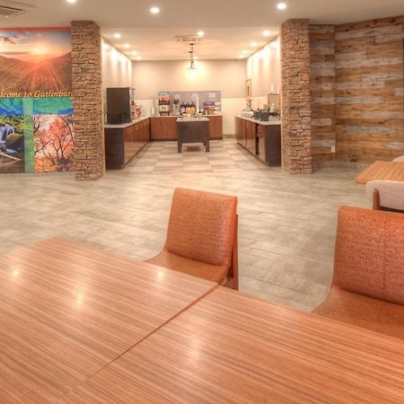 Clarion Pointe Downtown Gatlinburg Hotell Exteriör bild