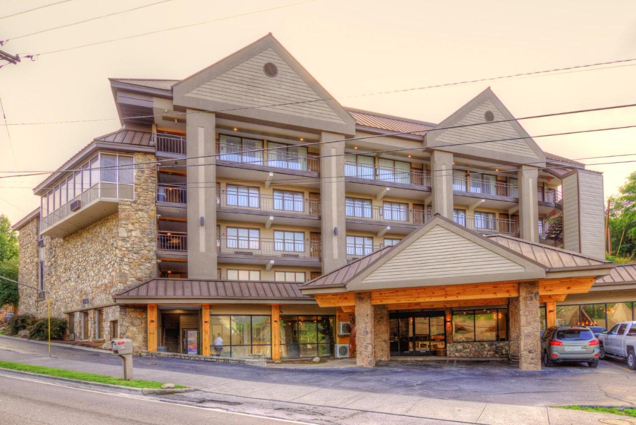 Clarion Pointe Downtown Gatlinburg Hotell Exteriör bild