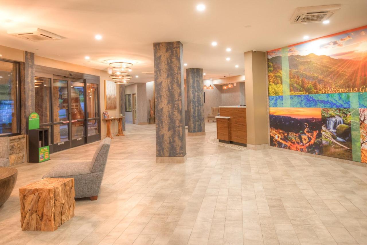 Clarion Pointe Downtown Gatlinburg Hotell Exteriör bild