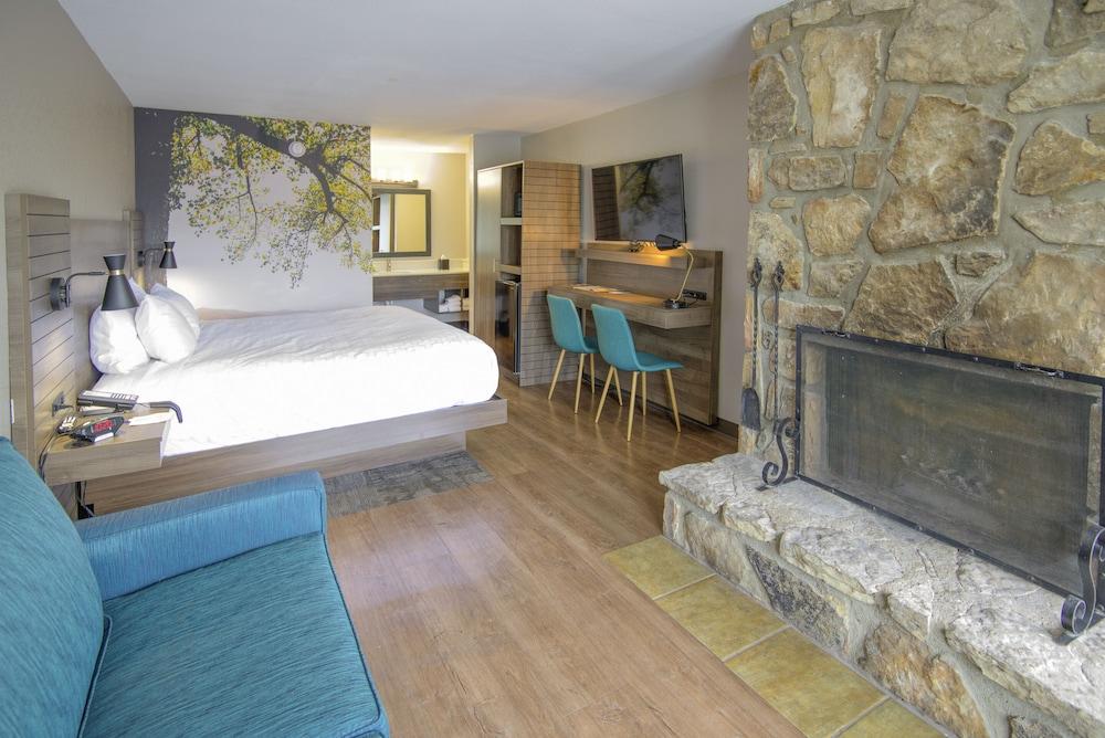 Clarion Pointe Downtown Gatlinburg Hotell Exteriör bild