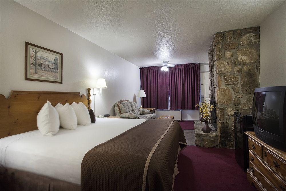 Clarion Pointe Downtown Gatlinburg Hotell Exteriör bild