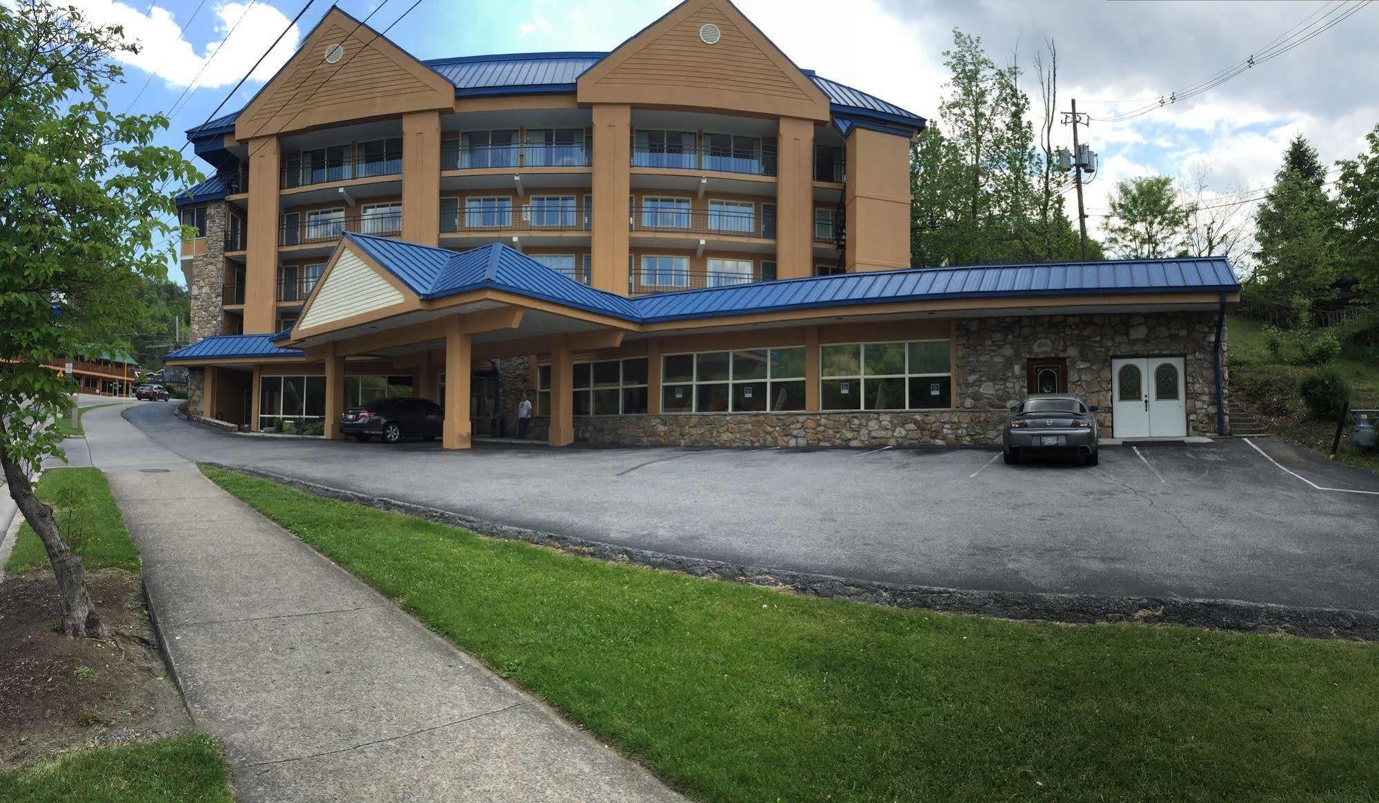 Clarion Pointe Downtown Gatlinburg Hotell Exteriör bild